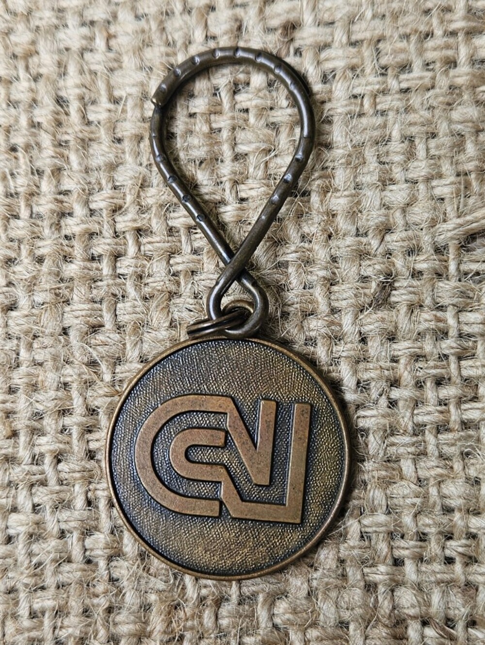 Vintage 2001 Citizens National Bank Bryan Tower Dallas TX Metal Keychain
